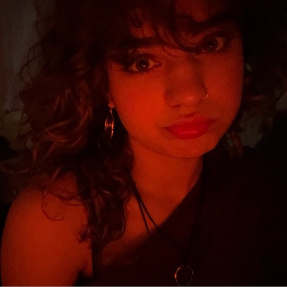 Meet your Posher, Aubrey - Picture 1 of 1